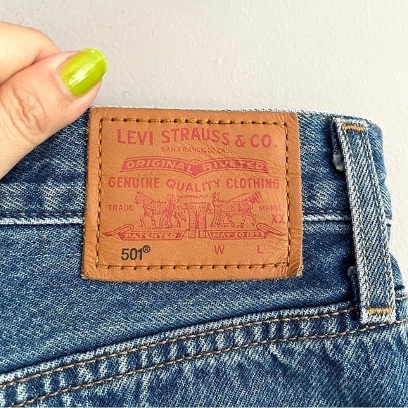 Levi’s 501 Button-fly High Rise Denim Jean Cutoff Shorts - 30" - Picture 7 of 11